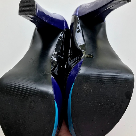 BCBG heels - Picture 6 of 8